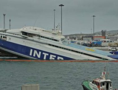 «Τέλος εποχής» για το παροπλισμένο «Παναγιά Πάρου» σε λιμάνι της Ισπανίας (φωτό, βίντεο)